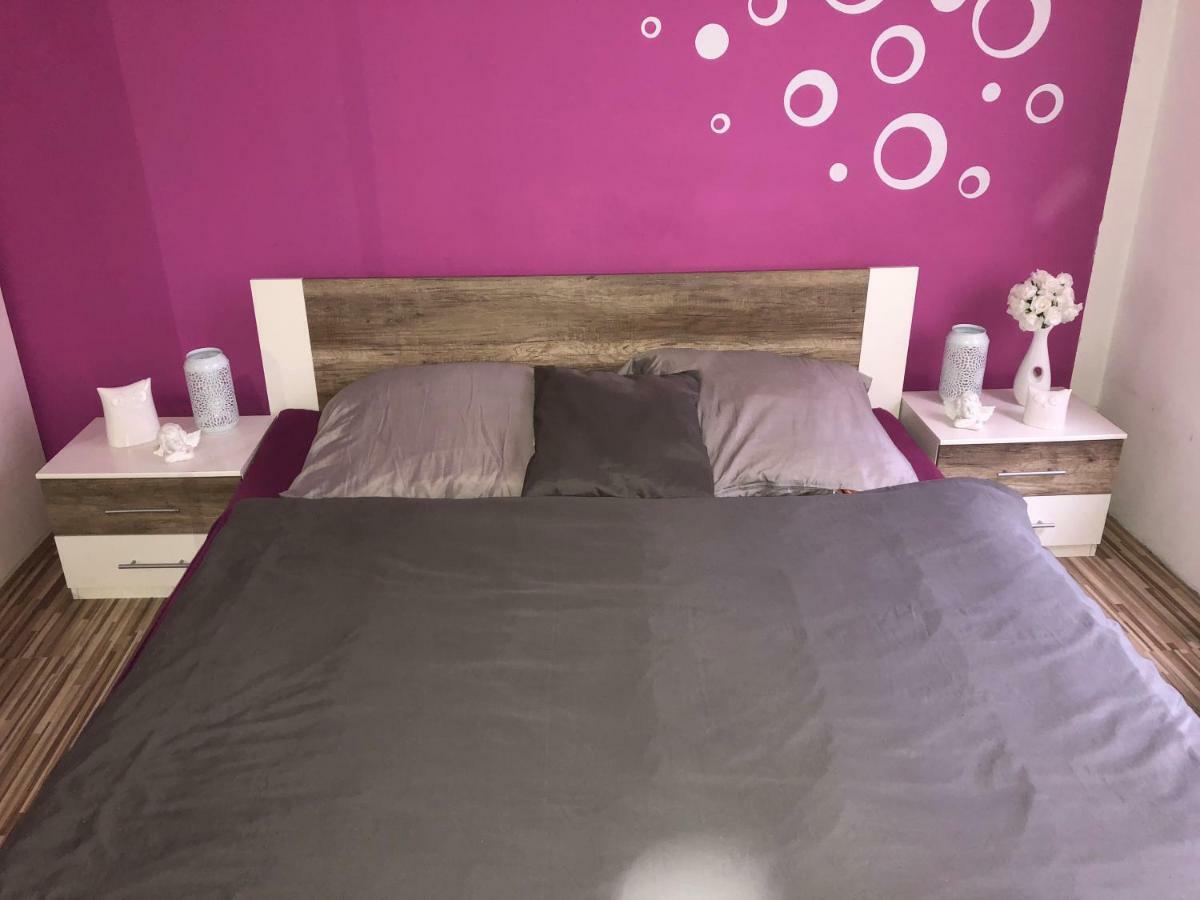 Apartman V Centru Mostu Apartment Luaran gambar